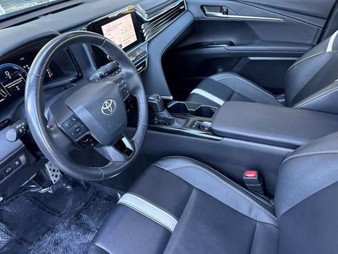 Used 2025 Toyota Camry SE FWD image 10