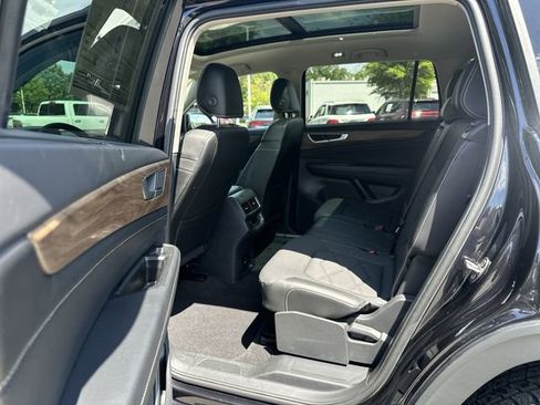 Certified 2024 Volkswagen Atlas SE w/ Panoramic Sunroof Package AWD/4WD image 26