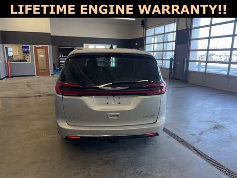 New 2026 Chrysler Pacifica Limited w/ Trailer Tow Group image 8