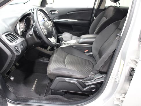 Used 2014 Dodge Journey SXT w/ Flexible Seating Group image 5