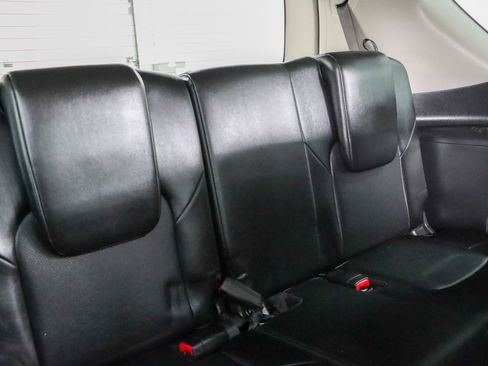 Used 2022 Nissan Armada SL w/ Captain's Chairs Package image 31