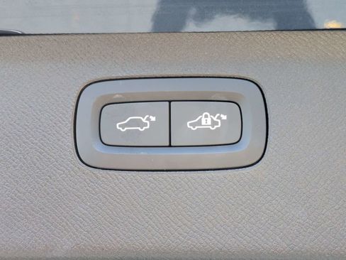 Used 2025 Volvo XC90 B6 Plus w/ Protection Package Premier image 15