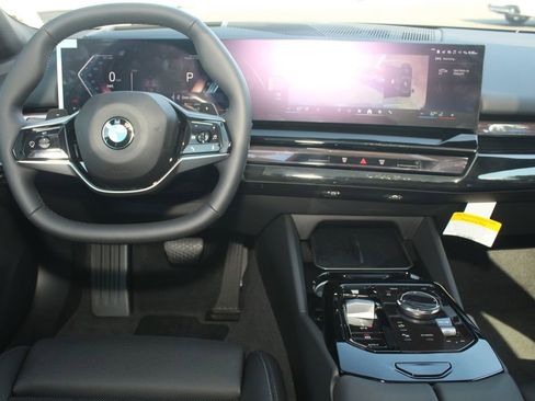 New 2027 BMW 530i xDrive AWD/4WD image 18