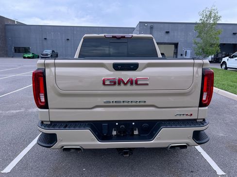 Used 2022 GMC Sierra 1500 AT4 w/ AT4 Premium Package AWD/4WD image 4