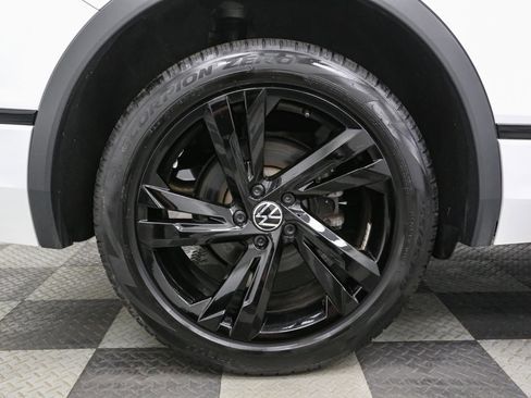 Certified 2023 Volkswagen Tiguan SE R-Line image 19