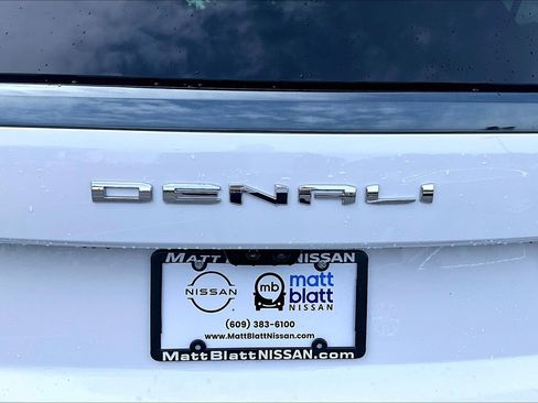 Used 2026 GMC Yukon Denali Ultimate AWD/4WD image 7