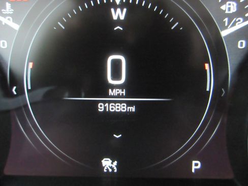 Used 2019 Cadillac XT5 Platinum image 39