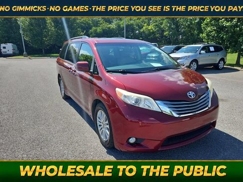 Used 2015 Toyota Sienna XLE FWD image 1