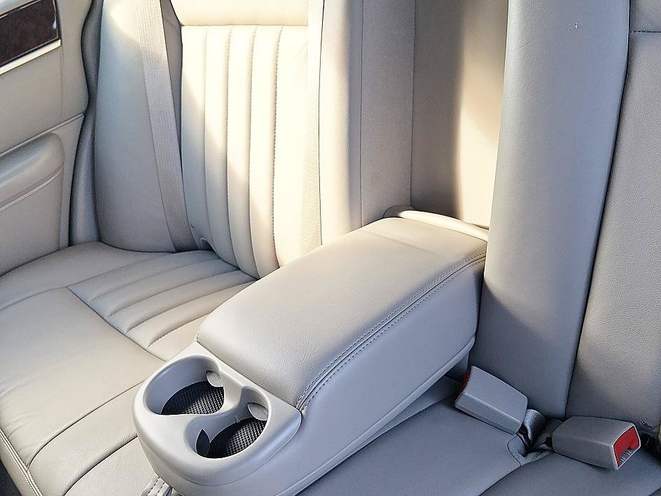 Used 2007 Lincoln Town Car Signature RWD image 28