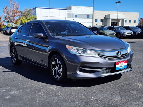 Used 2017 Honda Accord LX image 4