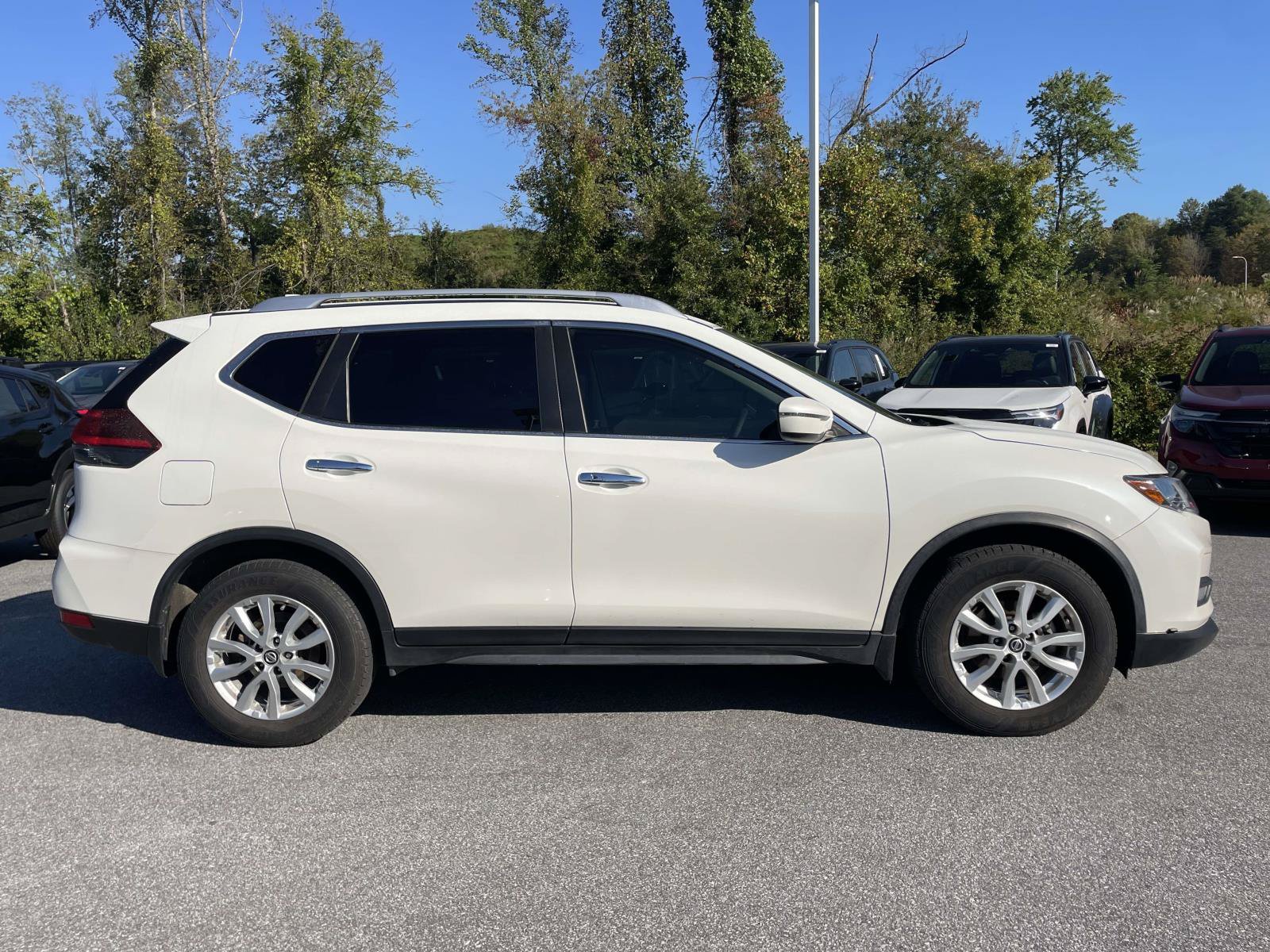 Used 2020 Nissan Rogue SV FWD image 29