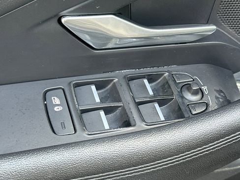 Used 2018 Jaguar E-PACE SE AWD/4WD image 13