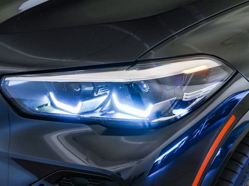 Certified 2023 BMW X5 xDrive40i w/ M Sport Package AWD/4WD image 8