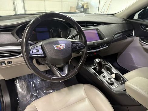Certified 2019 Cadillac XT4 Luxury FWD image 17