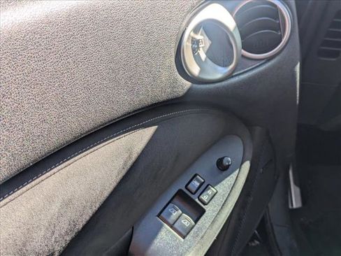 Used 2017 Nissan 370Z Touring Sport image 2