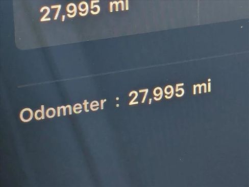 Used 2023 Tesla Model X Plaid image 11