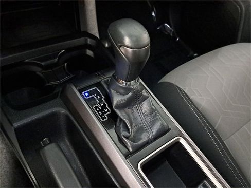 Used 2020 Toyota Tacoma TRD Off-Road image 30