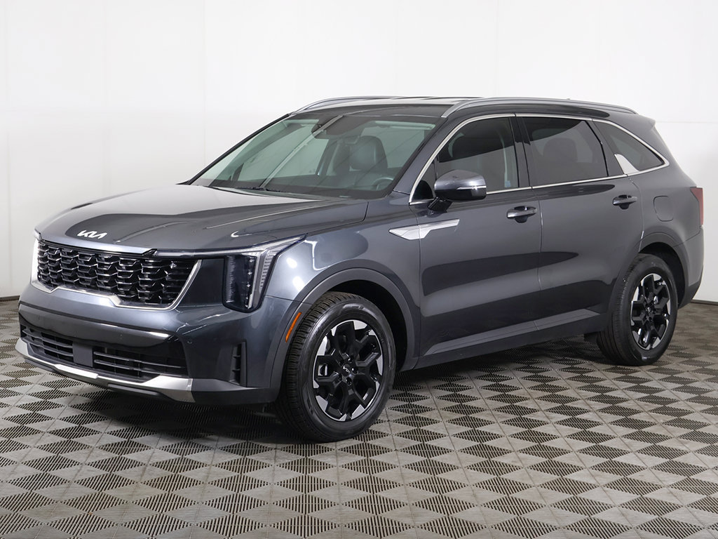 Used 2024 Kia Sorento S w/ Panoramic Sunroof Package FWD image 9