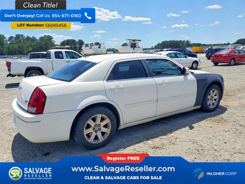 Used 2006 Chrysler 300 Touring w/ Comfort/Convenience Group RWD image 4