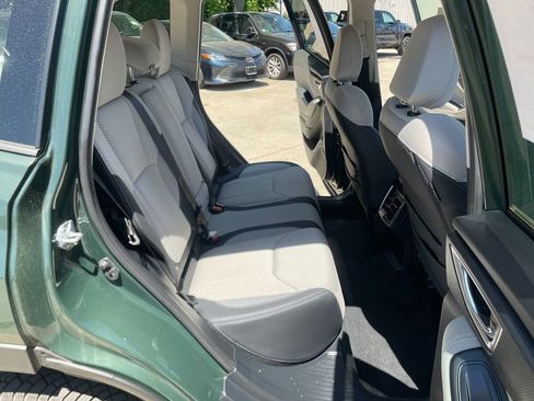 Used 2024 Subaru Forester Premium AWD/4WD image 26
