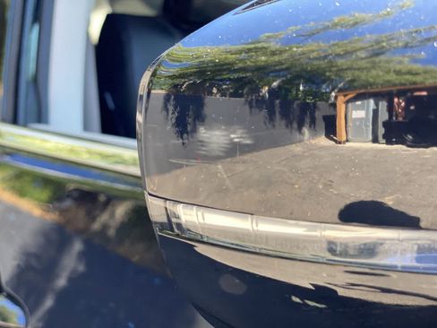 Used 2024 Chrysler Pacifica Touring-L FWD image 30