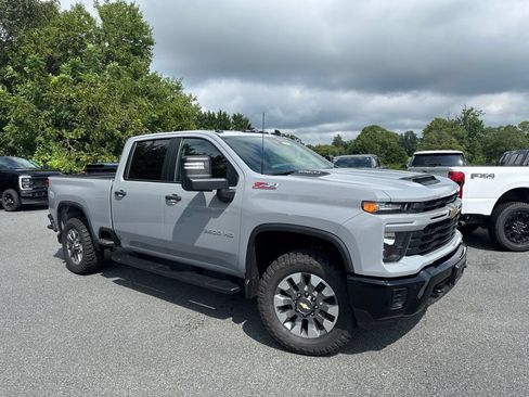 Used 2025 Chevrolet Silverado 2500 Custom w/ Custom Value Package AWD/4WD image 1