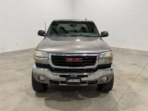 Used 2006 GMC Sierra 2500 SLT w/ Heavy-Duty Power Package image 4