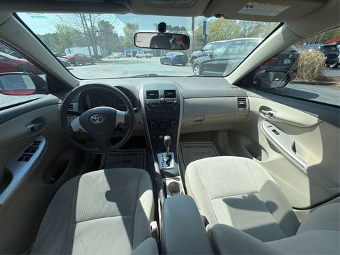 Used 2010 Toyota Corolla LE image 40