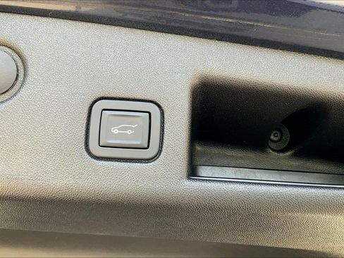 Used 2019 Chevrolet Equinox LT FWD image 32