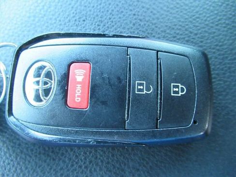 Used 2025 Toyota Tacoma SR5 RWD image 29