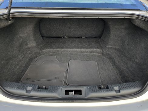 Used 2015 Ford Taurus SE image 20