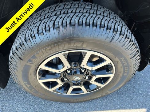 Used 2021 Toyota Tundra SR5 AWD/4WD image 12