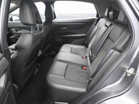 Used 2023 Nissan Ariya AWD image 27