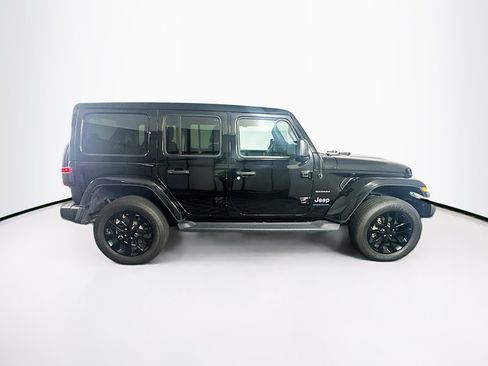 Used 2023 Jeep Wrangler Sahara w/ Cold Weather Group image 10