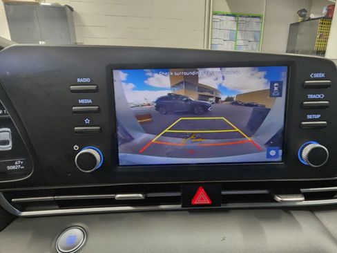 Used 2023 Hyundai Elantra SEL FWD image 42