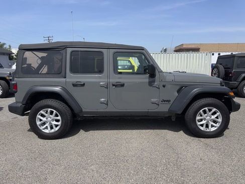 Used 2023 Jeep Wrangler Sport S image 4