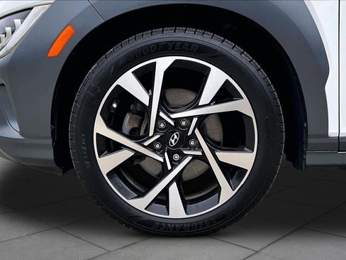 Used 2022 Hyundai Kona Limited AWD/4WD image 11