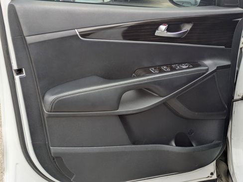 Used 2019 Kia Sorento L image 11