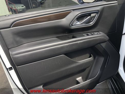 Used 2022 GMC Yukon XL SLE w/ Gmc Pro Safety Plus Package RWD image 9