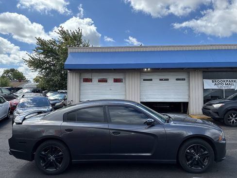 Used 2014 Dodge Charger SXT AWD/4WD image 5
