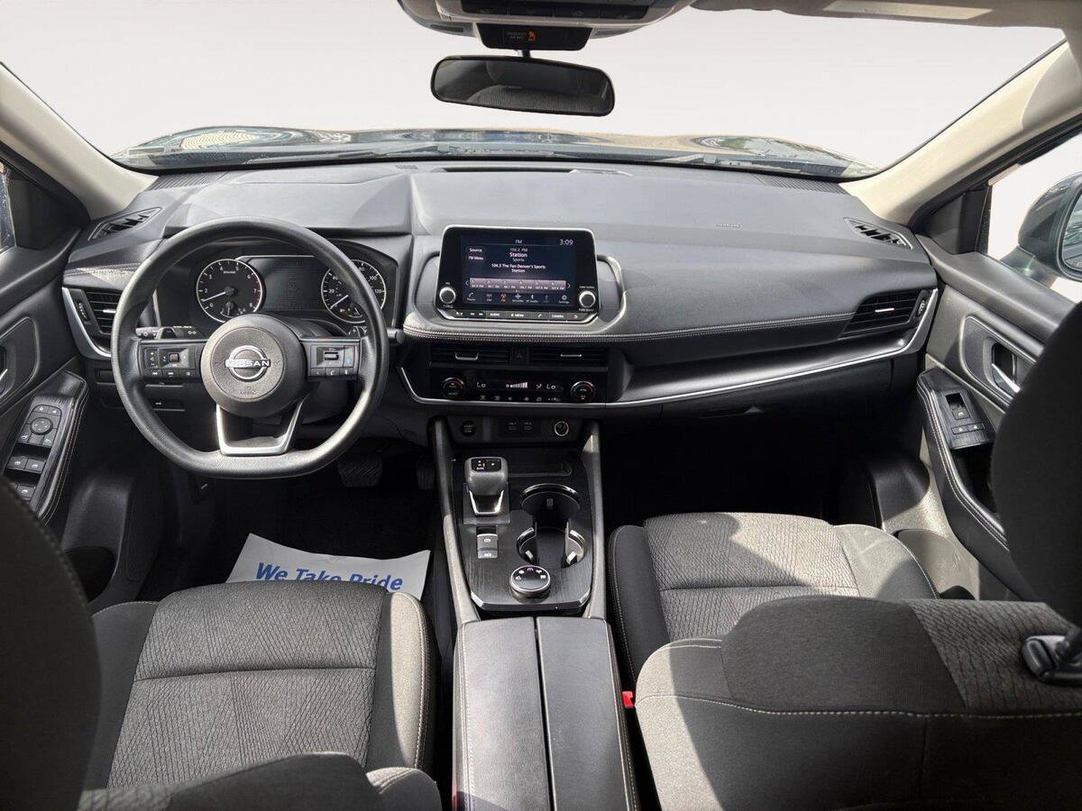 Used 2024 Nissan Rogue SV AWD/4WD image 10