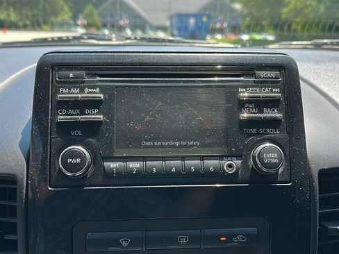 Used 2014 Nissan Titan SV image 21