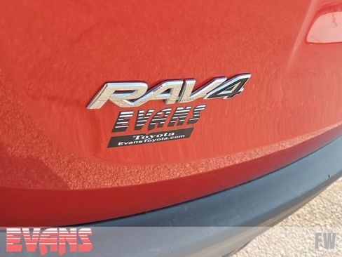 Used 2015 Toyota RAV4 LE AWD/4WD image 4