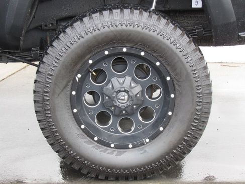 Used 2023 Toyota Tacoma TRD Off-Road w/ Technology Package AWD/4WD image 35