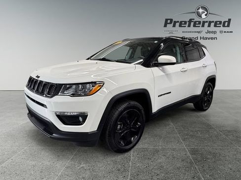 Used 2018 Jeep Compass Latitude w/ Popular Equipment Group AWD/4WD image 12