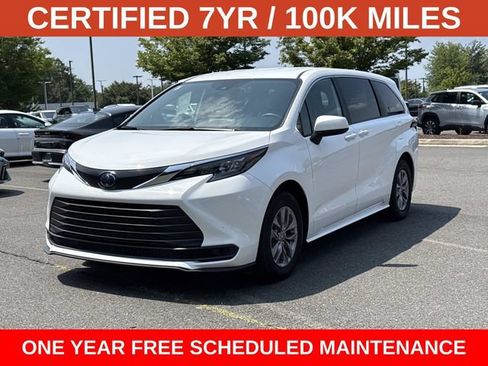 Used 2025 Toyota Sienna LE FWD image 5