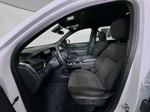 Used 2025 GMC Acadia Elevation image 13