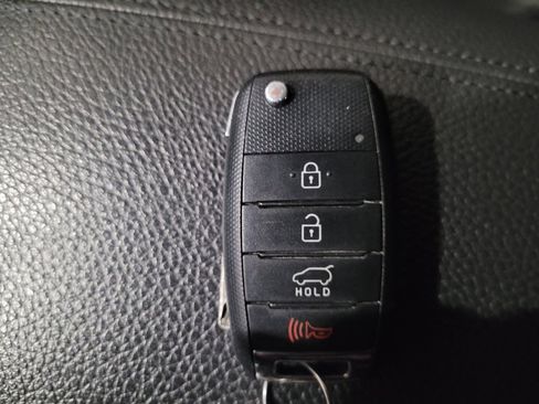 Used 2015 Kia Sorento LX image 32