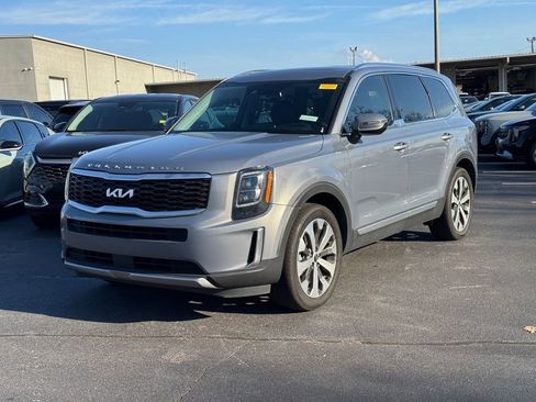 Used 2022 Kia Telluride EX w/ EX Premium Package image 6