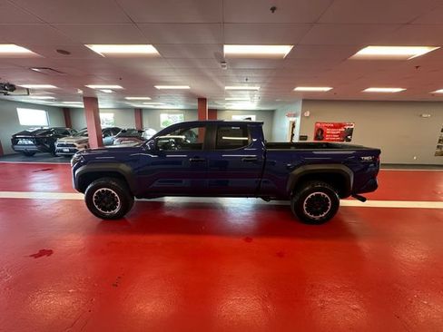 Certified 2024 Toyota Tacoma TRD Off-Road AWD/4WD image 6